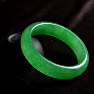 在华夏文明的历史长河中，翡翠文化是如何传承下来的呢？  第4张