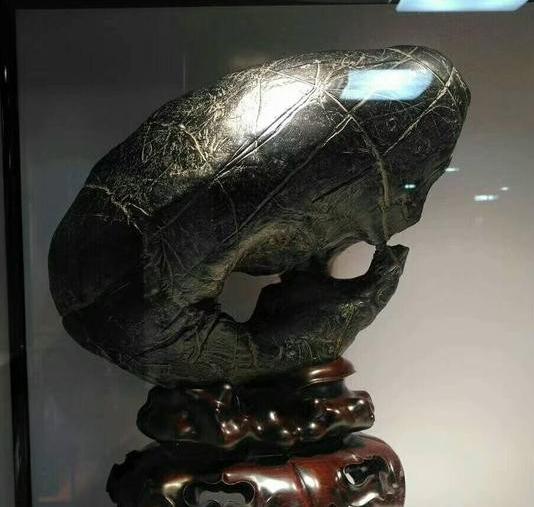 灵璧石的特点：三奇、五怪、一神  第11张