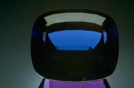 彩色宝石的历史文化之坦桑石  第2张