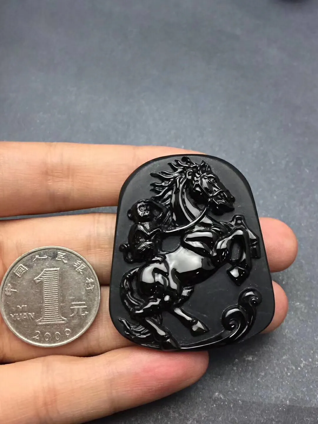 墨翠。一种深藏不露的翡翠。稳重而神秘  第5张