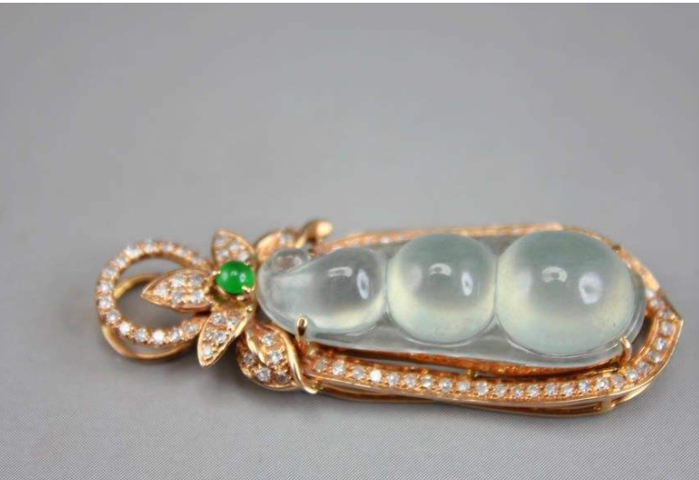 金丝种翡翠值多少钱冰种翡翠价格是多少？这么贵的宝贝该如何挑选？   第1张