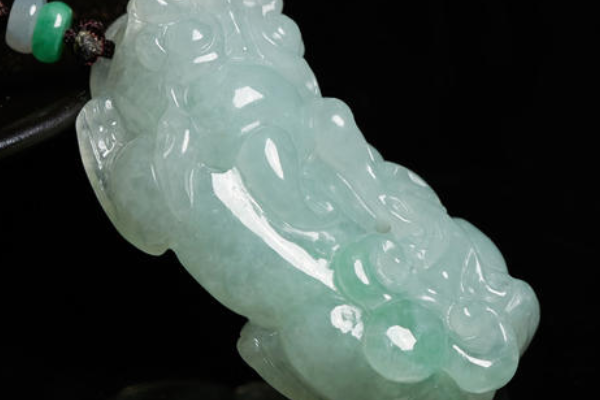 世界十大顶级翡翠 玻璃种透明度最好，龙石种翡翠最稀有  第7张