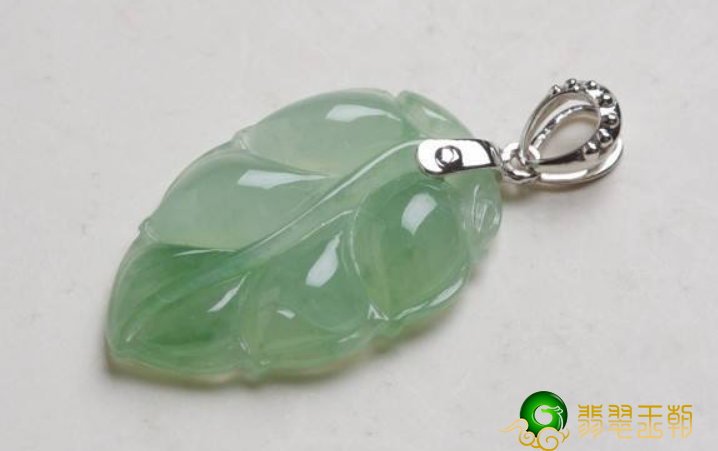 石头记翡翠吊坠有关翡翠的“俏”和“巧雕”，你确定分到清晰吗？   第1张