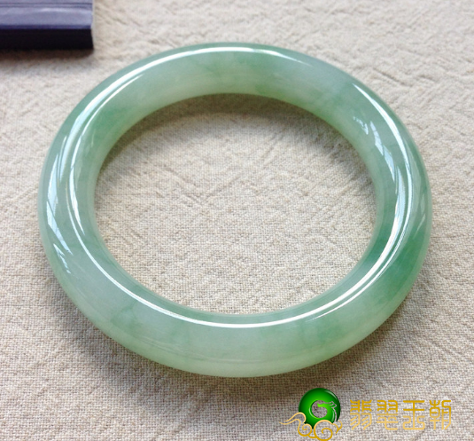 芙蓉种翡翠好么，价钱需要多少钱？芙蓉种贵還是糯冰种贵？   第2张