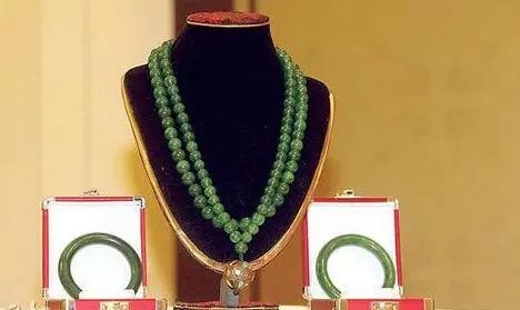 翡翠的价值人们无法低估  第12张