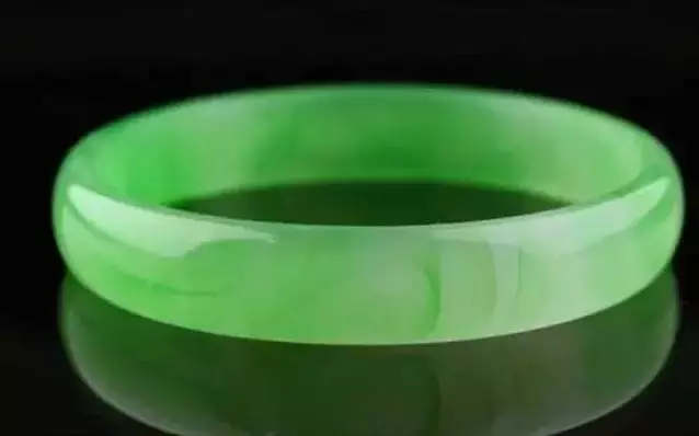 翡翠里面还能长金丝？随便一条，价值百万！  第8张