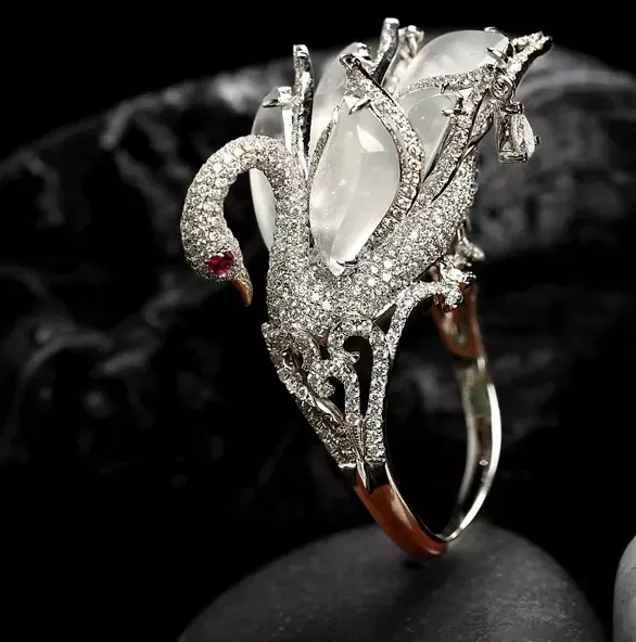 翡翠等级和价格详解：百万级翡翠和几千块钱的翡翠，究竟有何区别  第14张