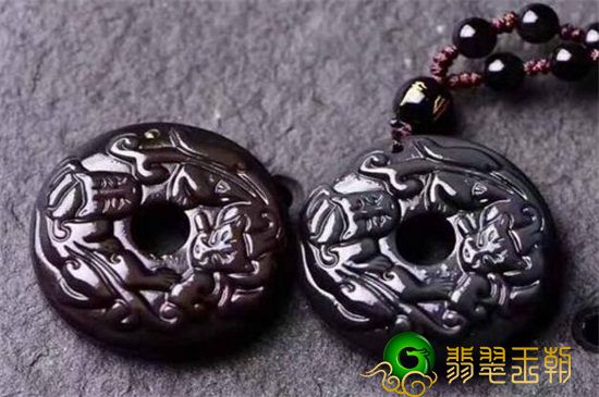 缅甸翡翠如何鉴定真假黑曜石平安扣佩戴禁忌，这些风水禁忌千万不能犯 