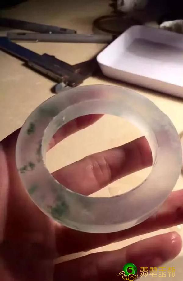 那样的翡翠才算的上绝品冰种翡翠，你这些只有算好！   第6张