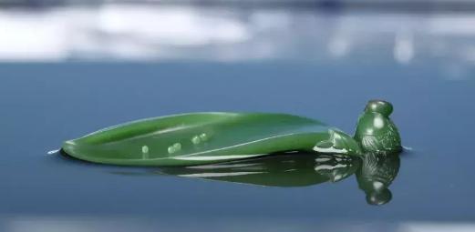 翡翠貔恘吊坠最贵最美的碧玉是哪种呢？  第3张