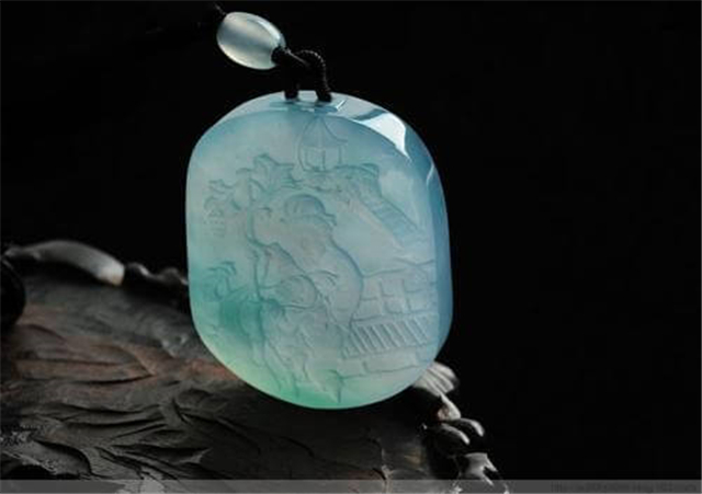 阳美翡翠原石女人能戴翡翠山水牌吗？本文为你解答疑问！   第2张
