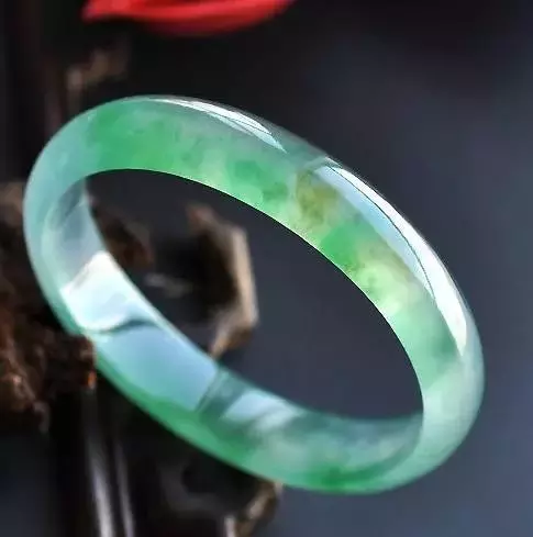 翡翠里面还能长金丝？随便一条，价值百万！  第15张