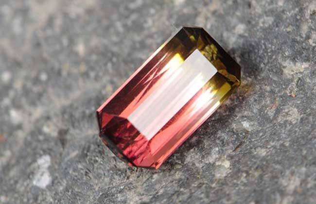 2016翡翠大型原石行情碧玺的种类与区别  第7张