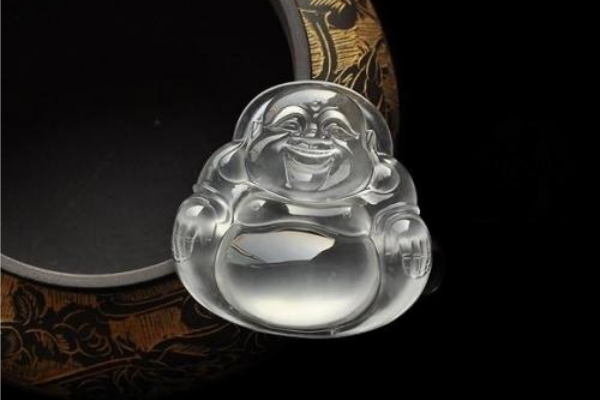 世界十大顶级翡翠 玻璃种透明度最好，龙石种翡翠最稀有  第1张