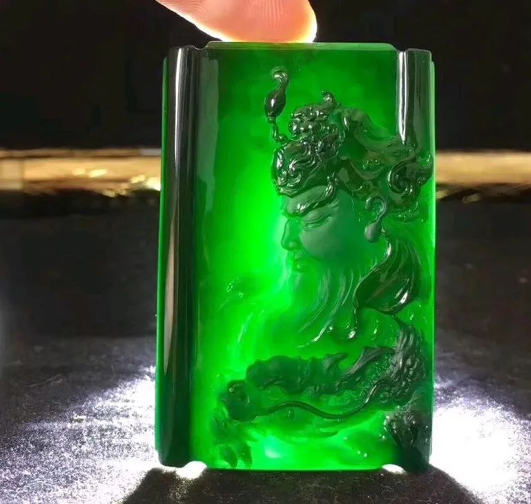 翡翠手镯会发热吗翡翠中的“黑马”，行家来带你认识墨翠！  第9张