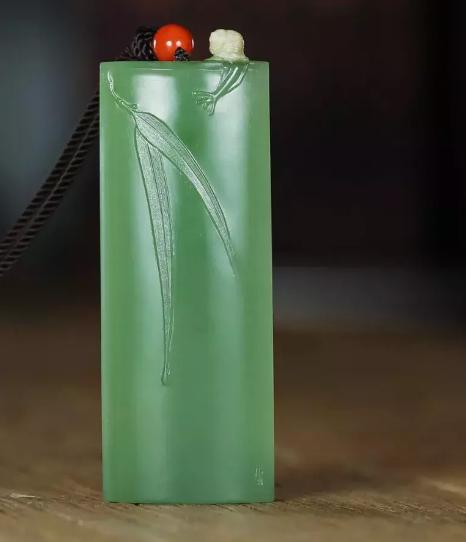 翡翠貔恘吊坠最贵最美的碧玉是哪种呢？  第6张