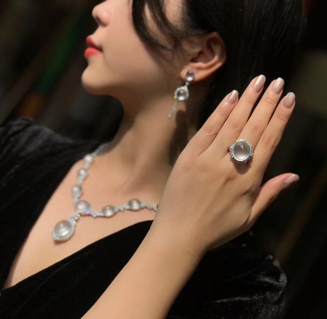 有东方韵味的翡翠项链，时尚而高贵，演绎属于气质女性的独特美感  第7张
