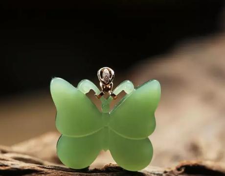 翡翠貔恘吊坠最贵最美的碧玉是哪种呢？  第11张