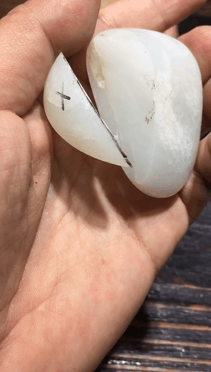 翡翠手镯真假官网那些其貌不扬的“羊脂”和田玉  第13张