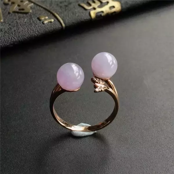 翡翠戒指：多少女人梦寐以求的浪漫一刻！  第12张