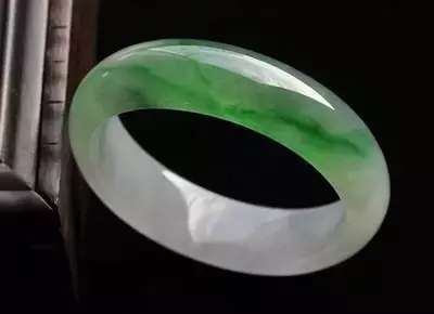 翡翠里面还能长金丝？随便一条，价值百万！  第11张