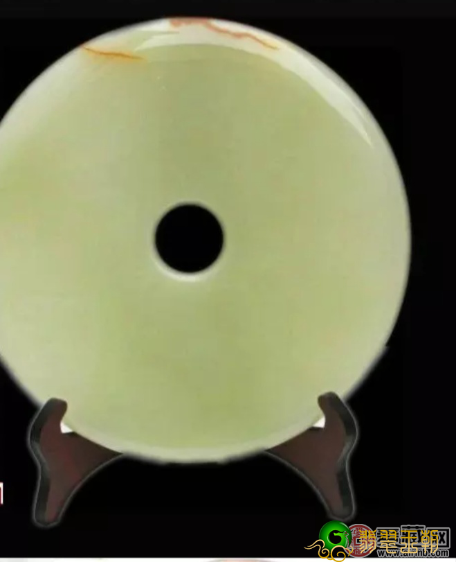 翡翠手镯去哪里买好如何辨别缠丝玉的真伪，留意这几个方面 