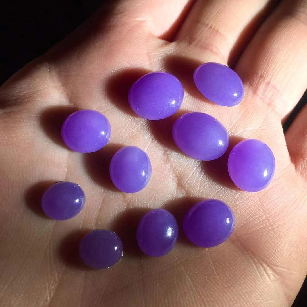 翡翠中小如绿豆，大如鸡蛋的首饰，是原石的精华所在可做百变造型  第9张