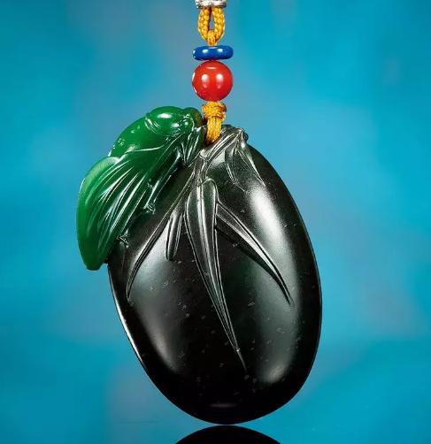 翡翠貔恘吊坠最贵最美的碧玉是哪种呢？  第2张