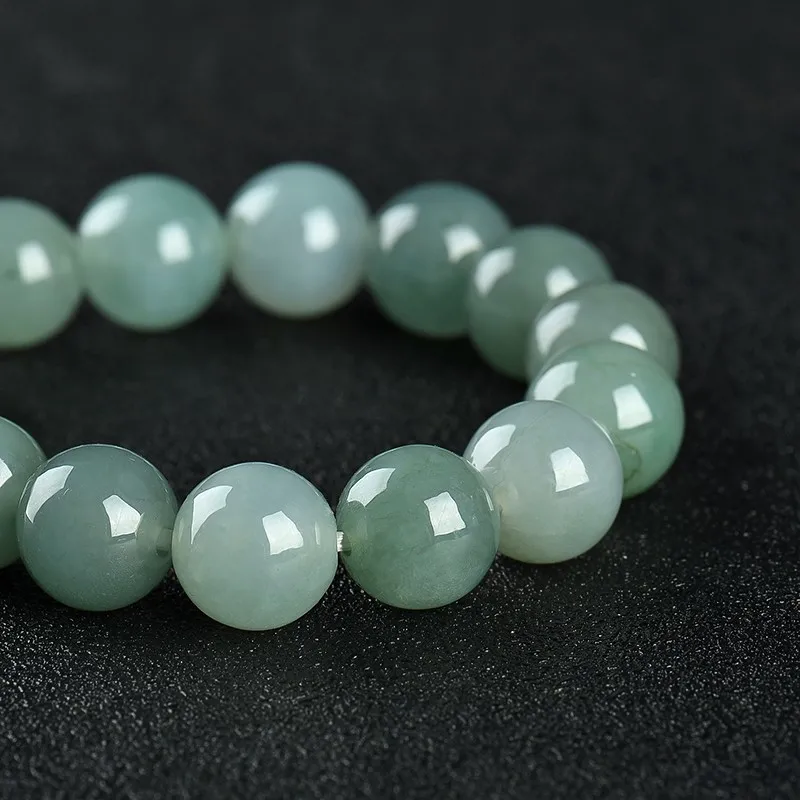 色差一分，价差十倍，翡翠的颜色对于价格到底有多重要  第17张