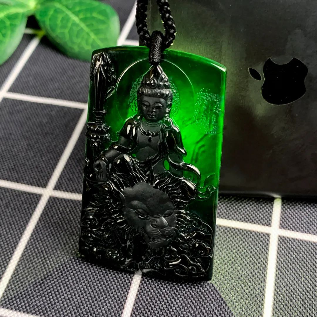 翡翠手镯会发热吗翡翠中的“黑马”，行家来带你认识墨翠！  第6张