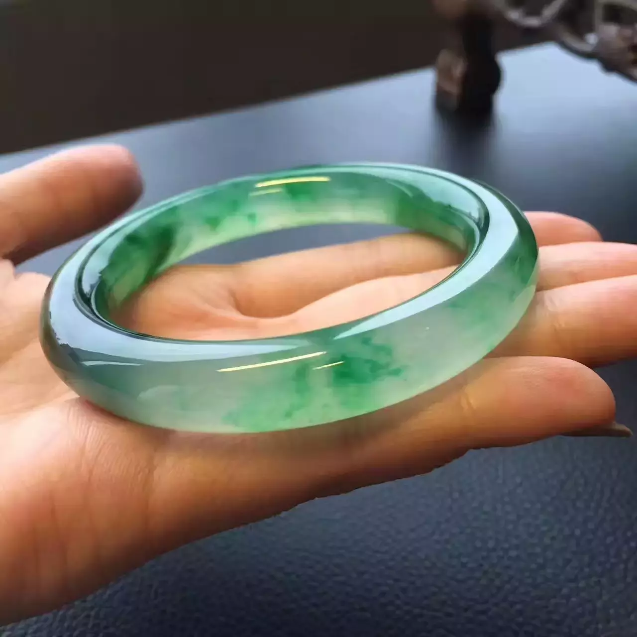 翡翠里面还能长金丝？随便一条，价值百万！  第9张