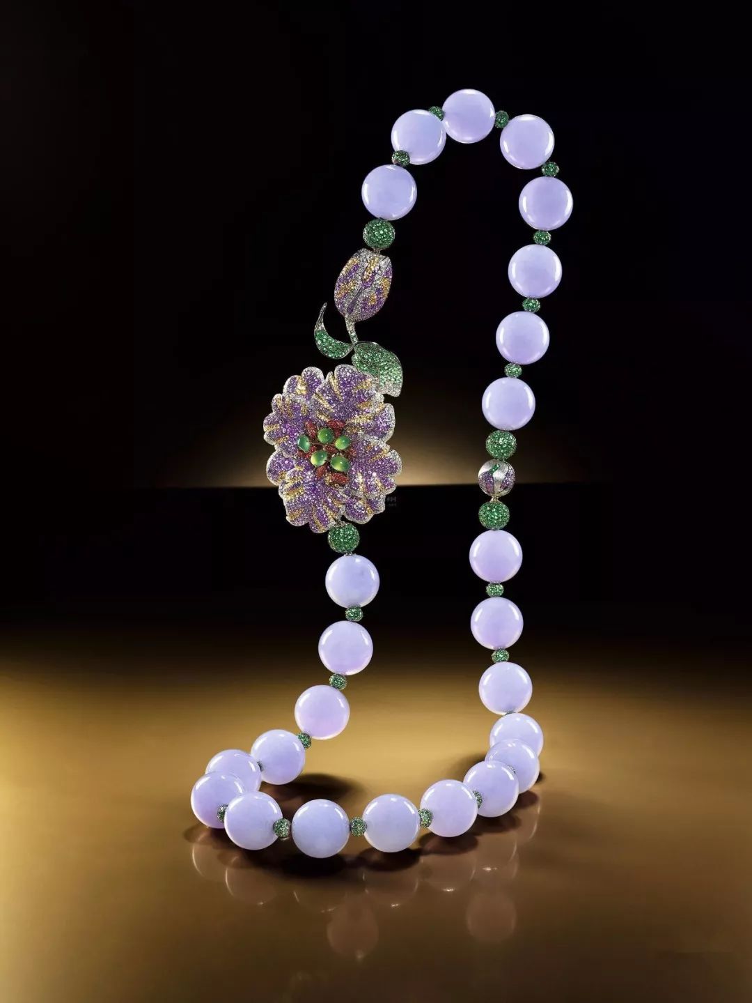 “见光死”的紫罗兰翡翠为何拍出百万高价？  第12张