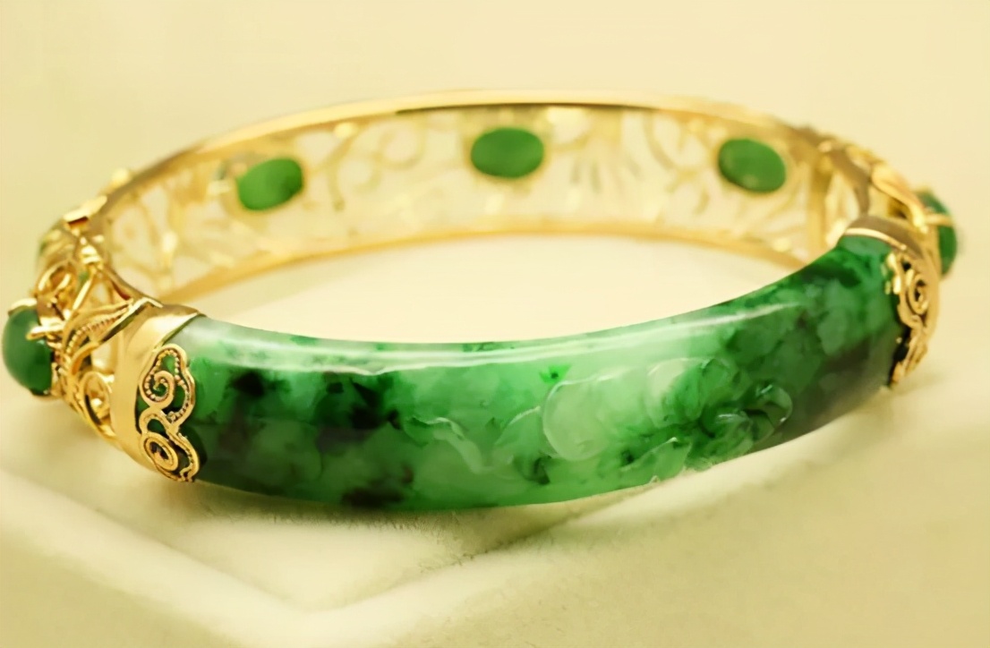 翡翠价格居高不下，如果普通人想要购买，如何选到性价比高的  第4张