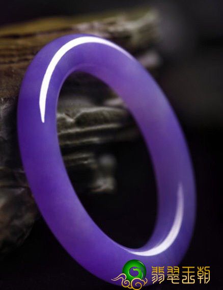 云南翡翠手镯价格图片纯天然翡翠手镯价格怎样？该怎样选择？   第1张