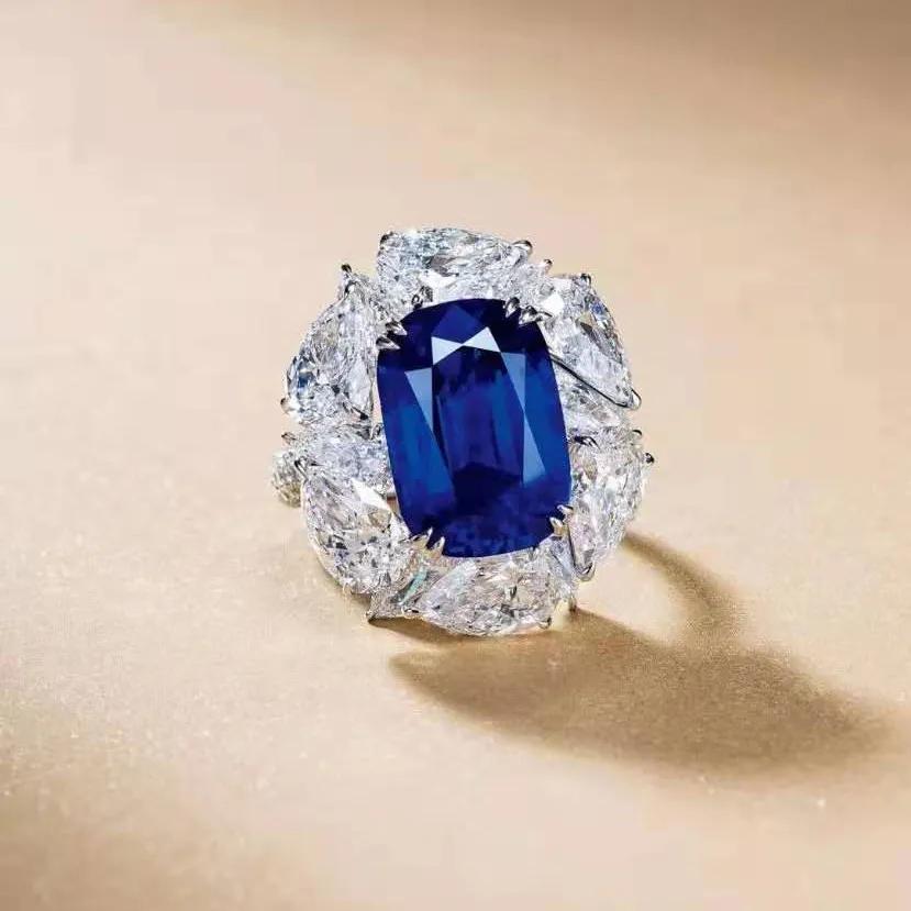 翡翠玉石手镯玉吊坠2020年蓝宝石拍卖TOP10  第13张