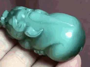 翡翠貔恘吊坠最贵最美的碧玉是哪种呢？  第16张