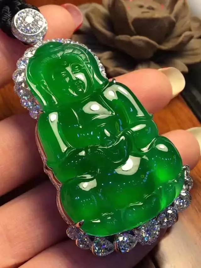 翡翠—收藏界的“高端品”，市场中的“长胜将军”  第8张