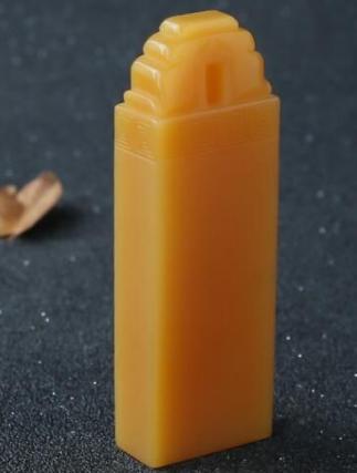 翡翠原石购买技巧黄龙玉如今还值得收藏吗？  第1张