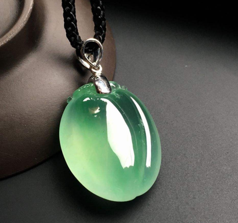 为什么绿色翡翠最常见却是最贵的？  第5张