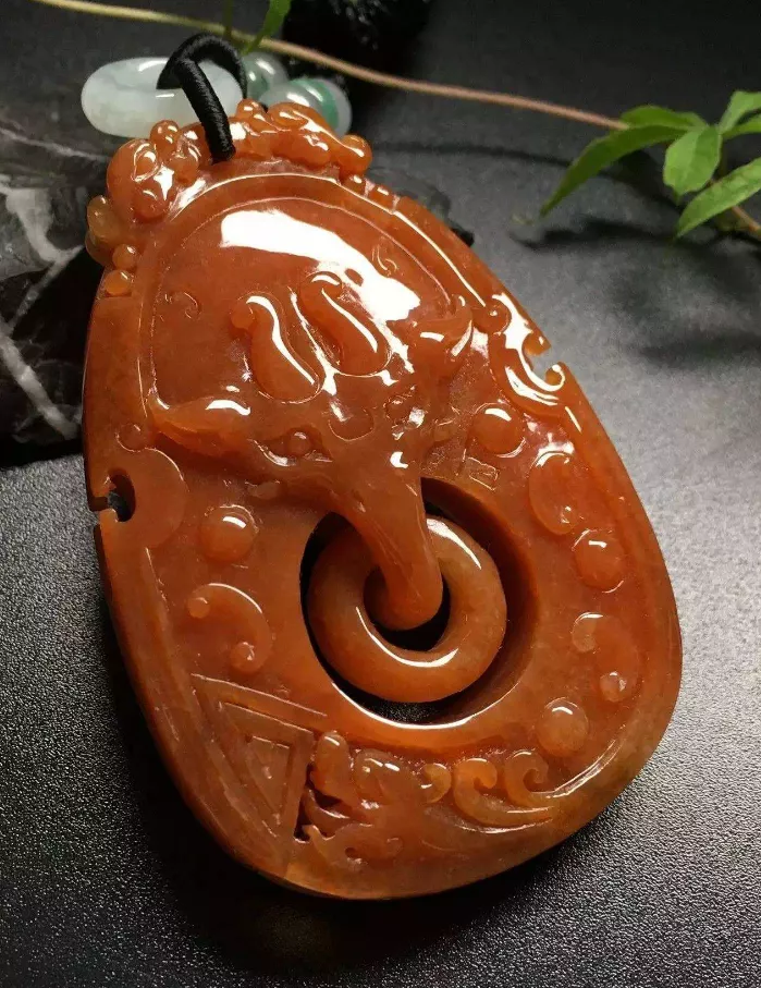 什么是红翡翠？价值高吗？  第2张