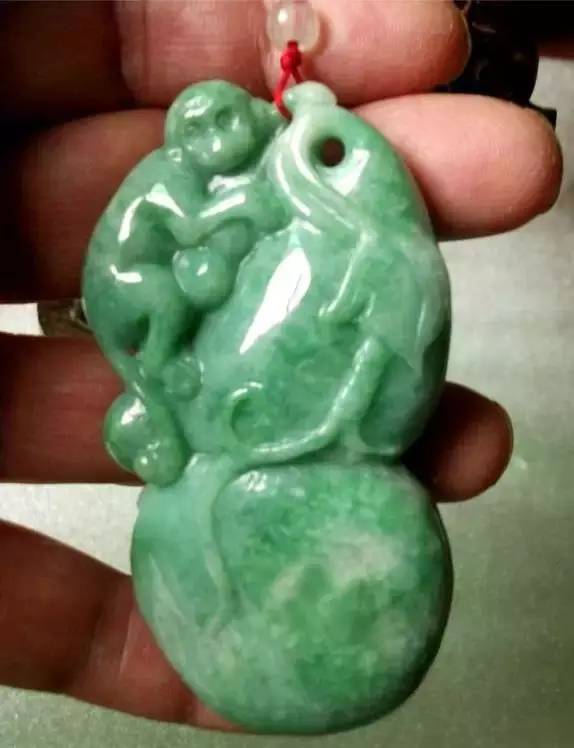 翡翠的价值人们无法低估  第7张