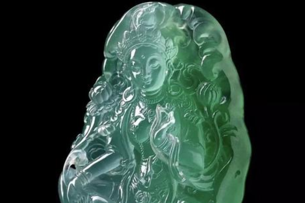 世界十大顶级翡翠 玻璃种透明度最好，龙石种翡翠最稀有  第6张
