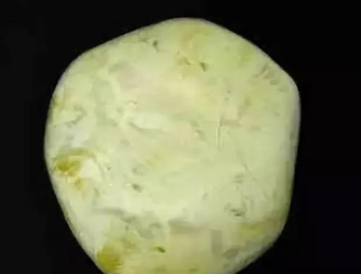 白底青翡翠手镯能戴润吗琥珀到底有多少种?  第14张