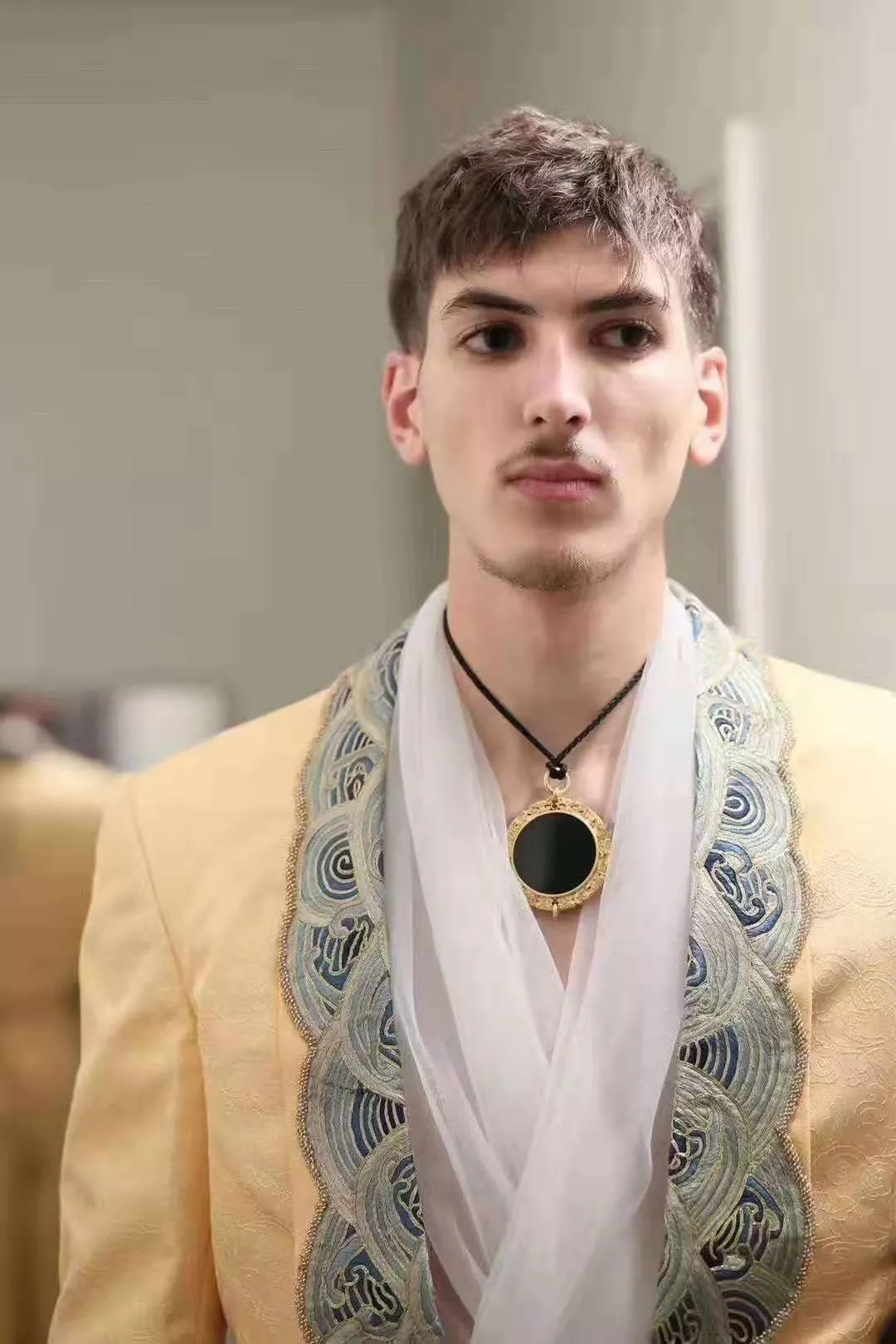 翡翠界的黑马，在时尚界也颇受欢迎，墨翠值不值得收藏你说了算  第5张