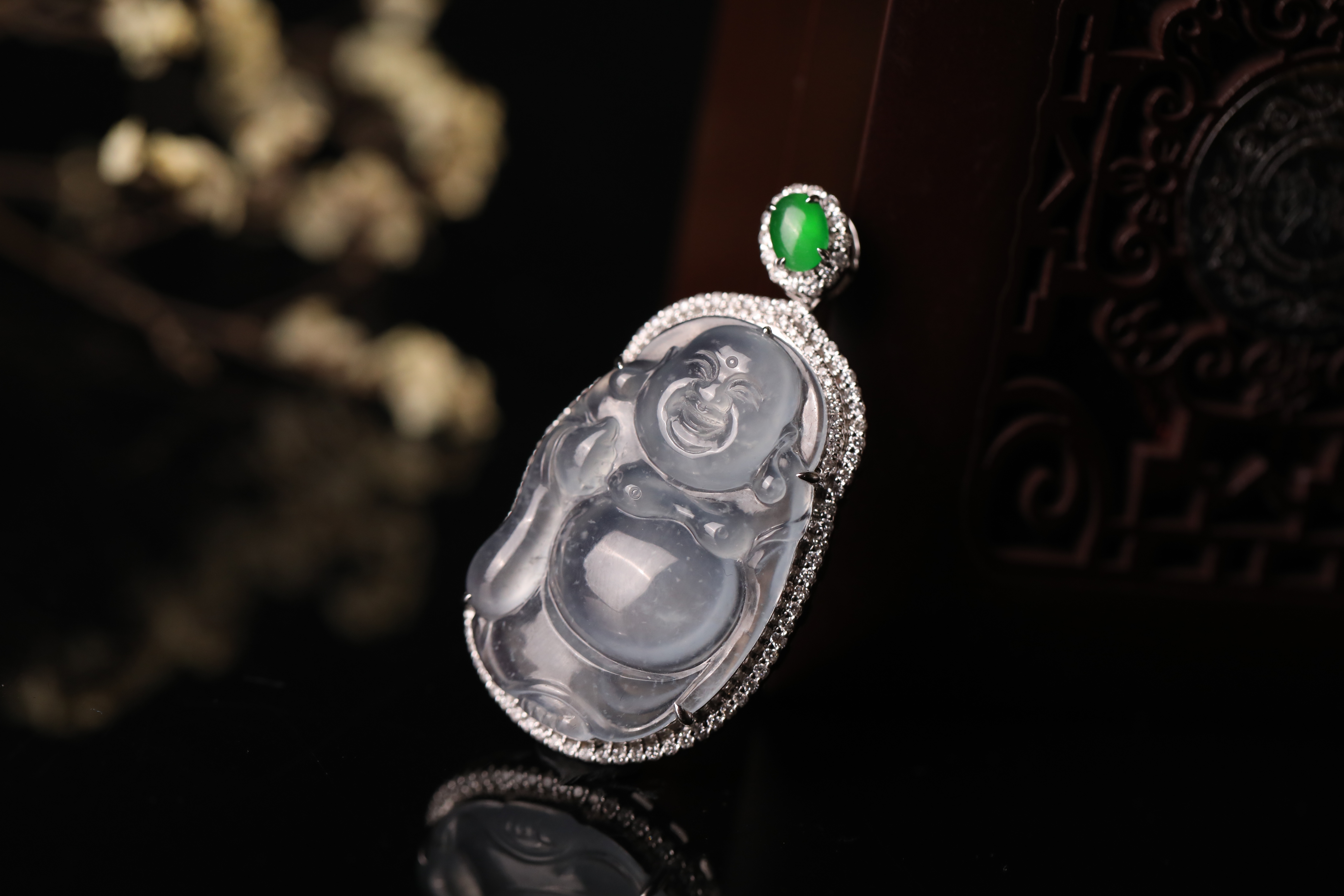 你还在嫌弃无色翡翠，别人已早早认识到它的价值了  第5张