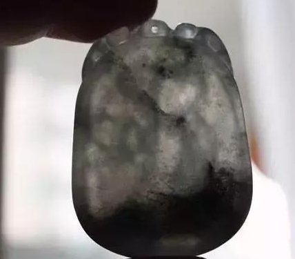 解读乌鸡种翡翠的黑历史  第7张