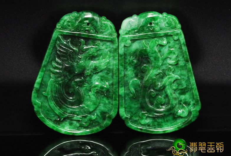 一手翡翠原石蒙料公斤价格合适夫妇的翡翠手工雕刻对牌，有关龙凰牌的一些叫法   第1张