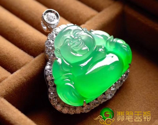 极品玻璃种帝王绿翡翠原石翡翠项链吊坠价钱 一个翡翠吊坠多少钱   第2张