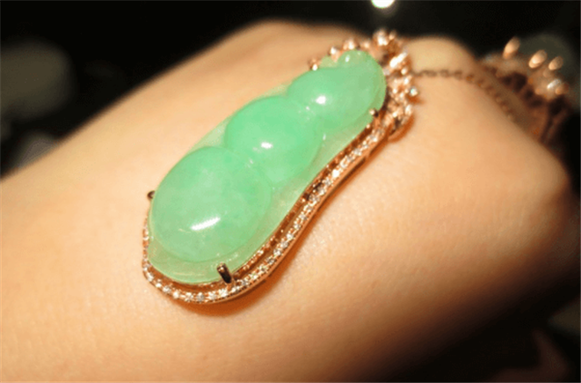 天然翡翠和染色翡翠的区别是什么？赶紧来看看！   第5张