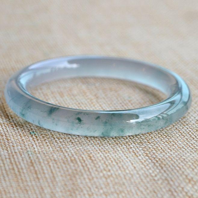 翡翠的厚度决定了翡翠的价值？不，这种关系是有条件的  第3张